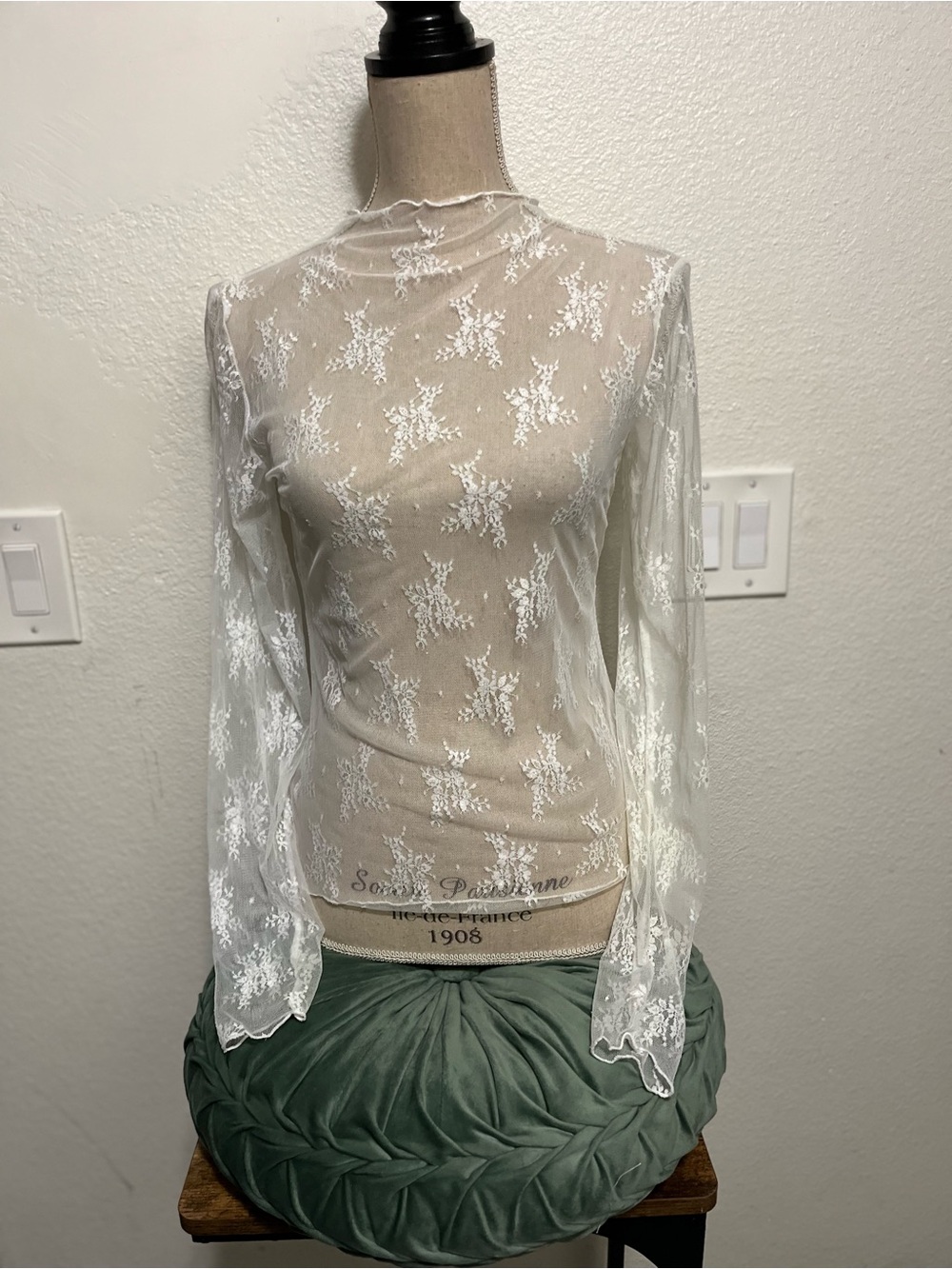 Sheer Floral Lace Long-Sleeve Top - White